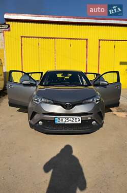 Внедорожник / Кроссовер Toyota C-HR 2018 в Хмельницком