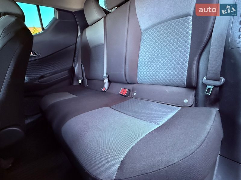 Внедорожник / Кроссовер Toyota C-HR 2020 в Харькове фото 21 Внедорожник / Кроссовер Toyota C-HR 2020 в Харькове