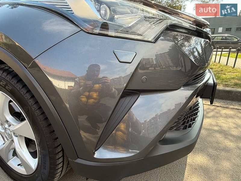 Внедорожник / Кроссовер Toyota C-HR 2018 в Ивано-Франковске