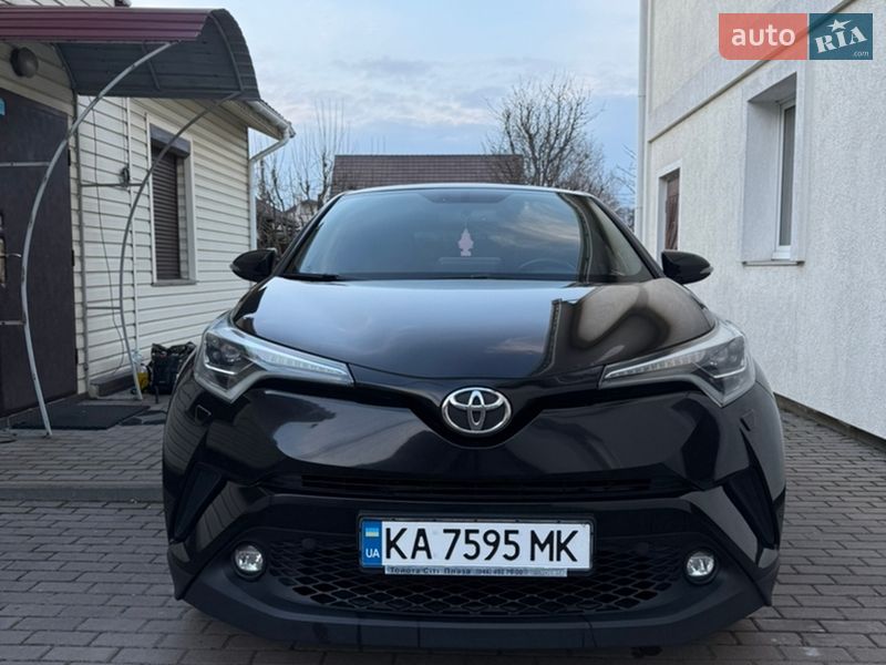 Внедорожник / Кроссовер Toyota C-HR 2017 в Киеве