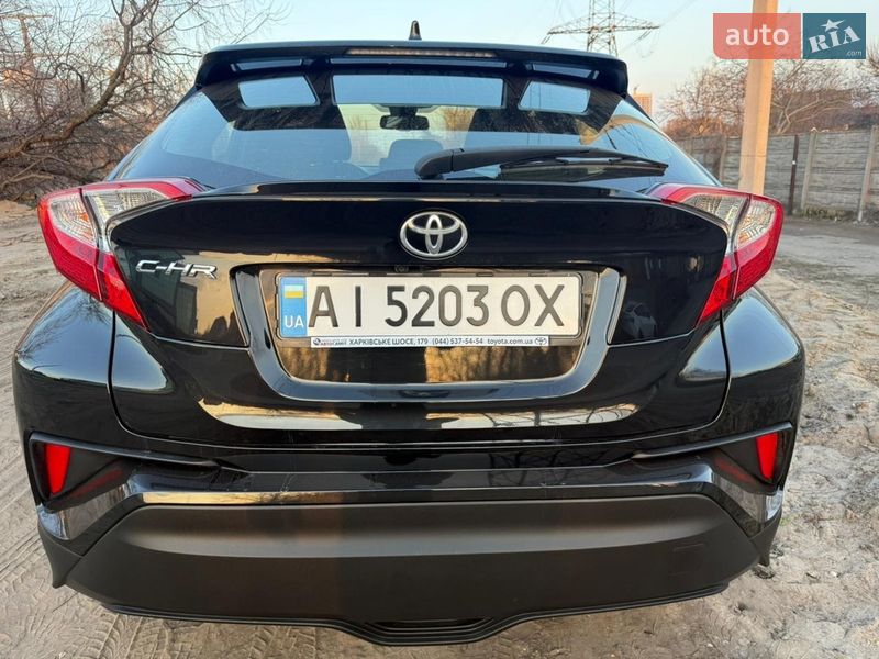Внедорожник / Кроссовер Toyota C-HR 2018 в Киеве