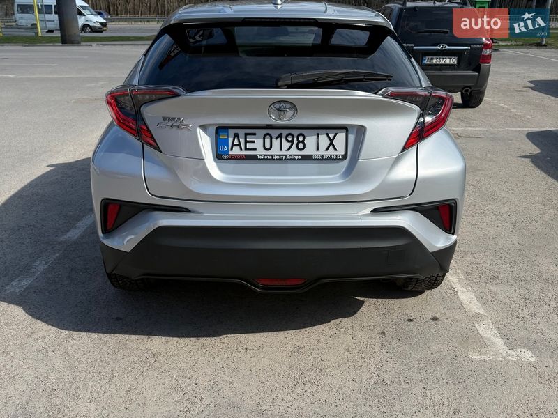 Внедорожник / Кроссовер Toyota C-HR 2018 в Днепре
