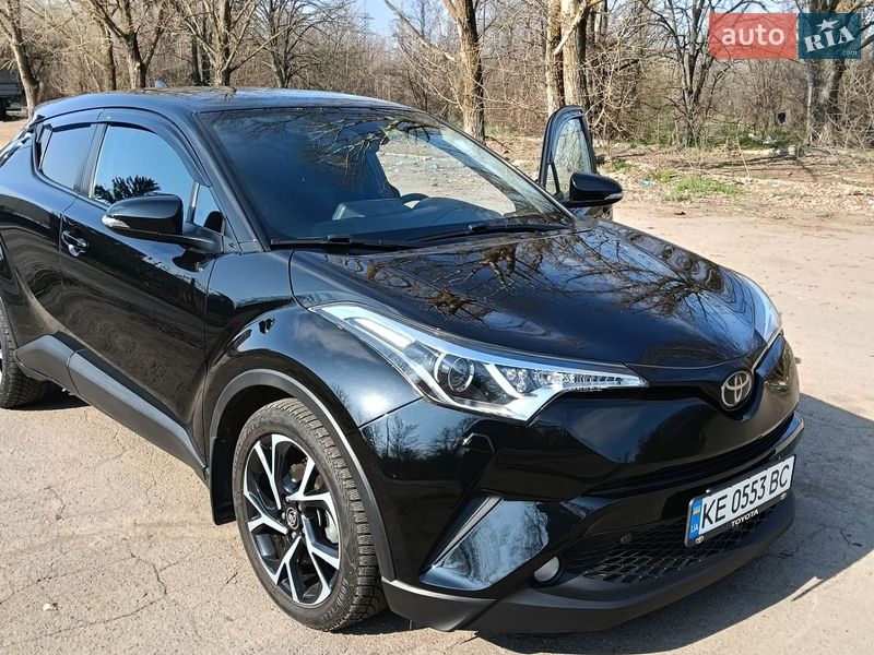 Внедорожник / Кроссовер Toyota C-HR 2017 в Кривом Роге