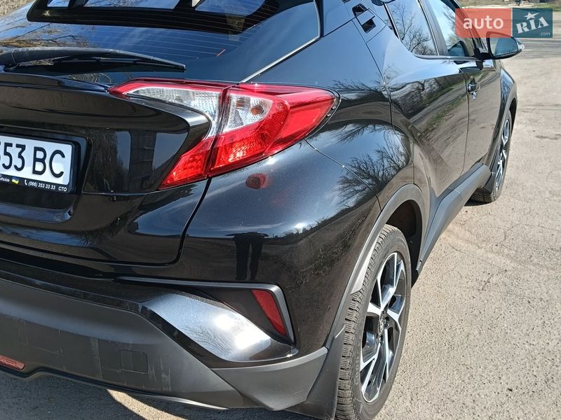 Внедорожник / Кроссовер Toyota C-HR 2017 в Кривом Роге