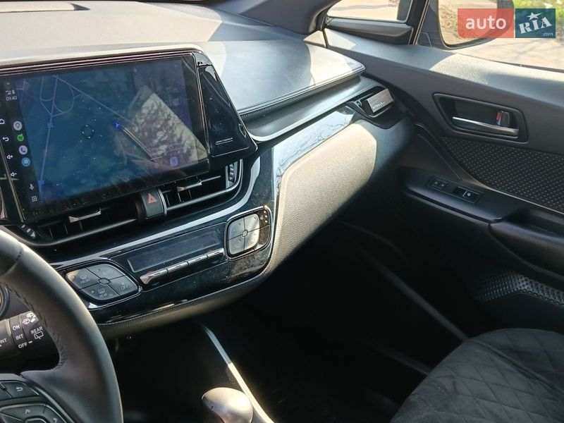 Внедорожник / Кроссовер Toyota C-HR 2017 в Кривом Роге