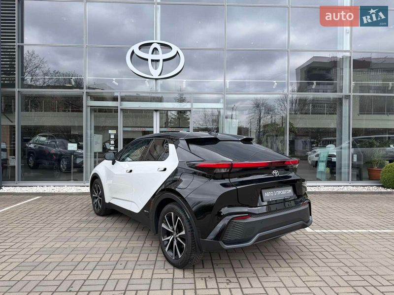Внедорожник / Кроссовер Toyota C-HR 2024 в Луцке