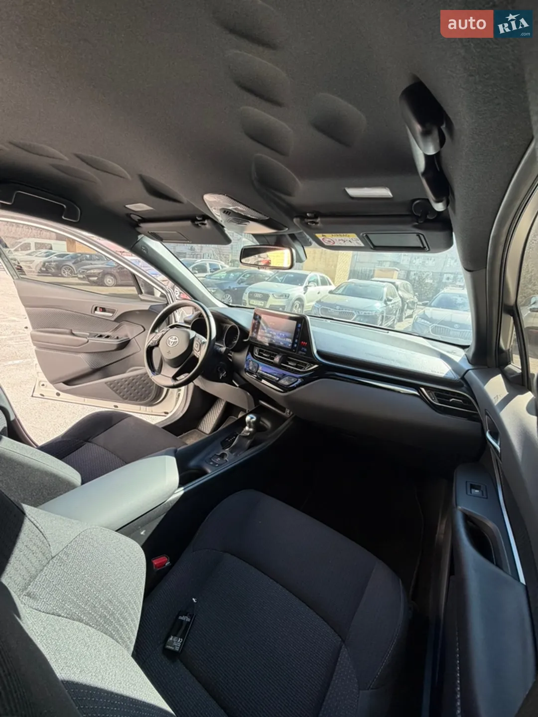 2019 Toyota C-HR - мініатюра 10
