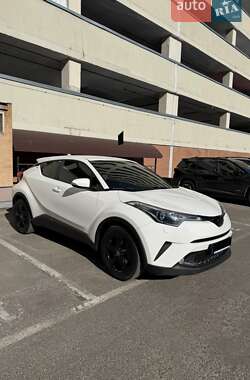 Внедорожник / Кроссовер Toyota C-HR 2019 в Киеве
