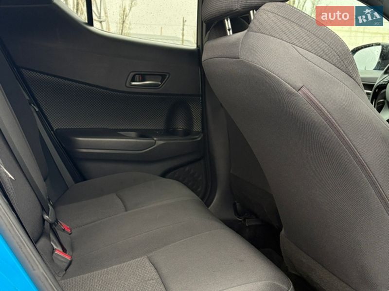 Внедорожник / Кроссовер Toyota C-HR 2019 в Киеве фото 39 Внедорожник / Кроссовер Toyota C-HR 2019 в Киеве