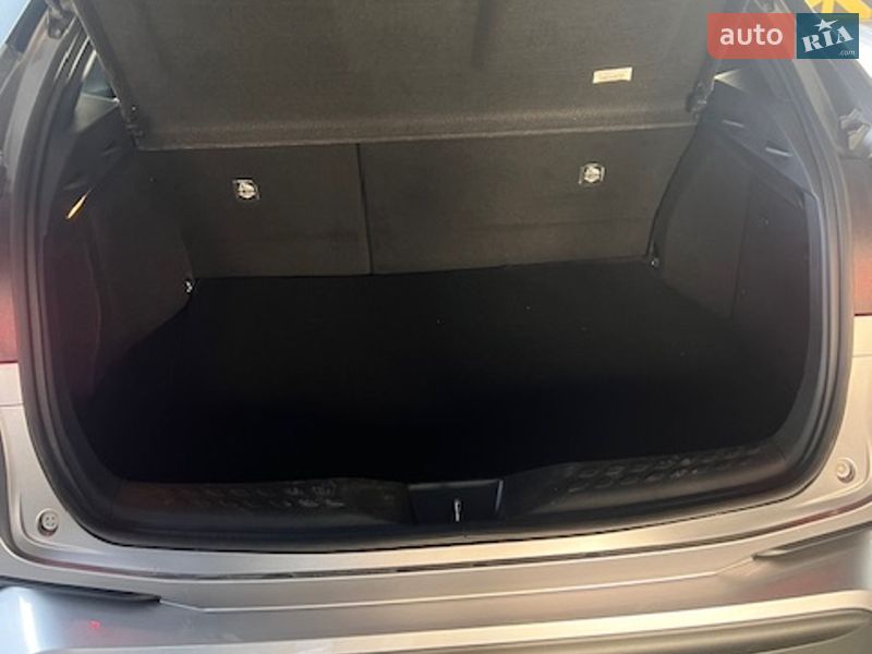 Внедорожник / Кроссовер Toyota C-HR 2020 в Киеве