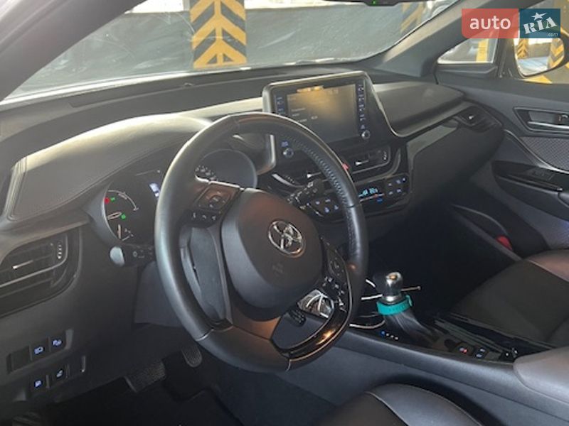 Внедорожник / Кроссовер Toyota C-HR 2020 в Киеве