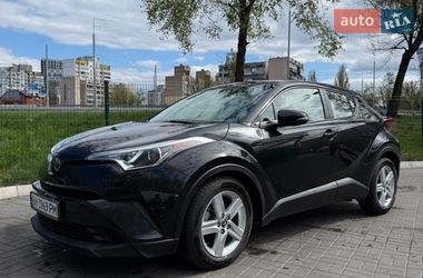 Позашляховик / Кросовер Toyota C-HR 2018 в Києві