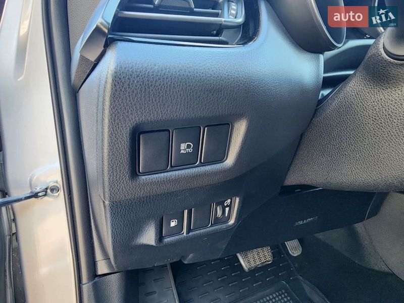 Позашляховик / Кросовер Toyota C-HR 2018 в Києві