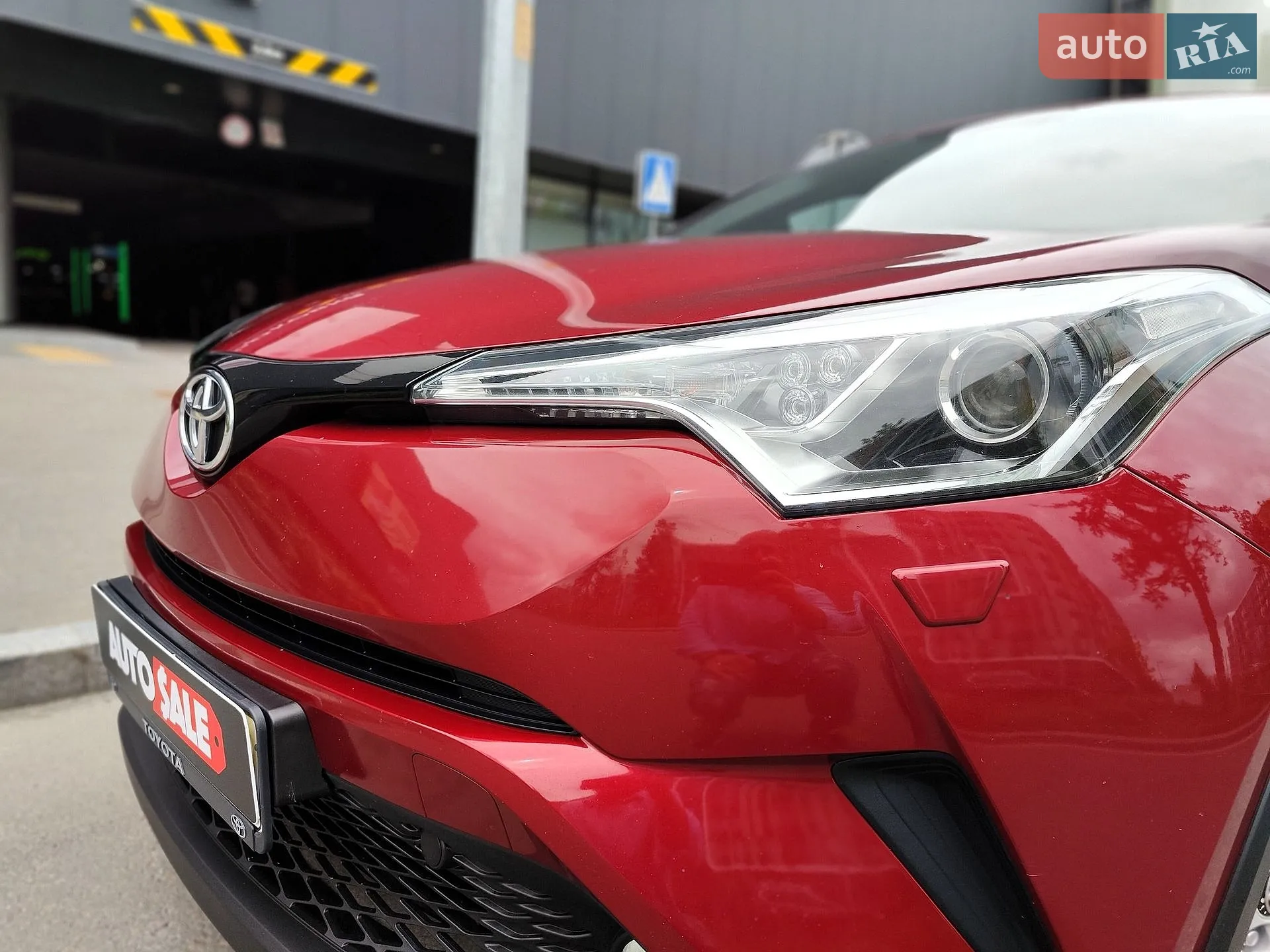 2017 Toyota C-HR - мініатюра 2