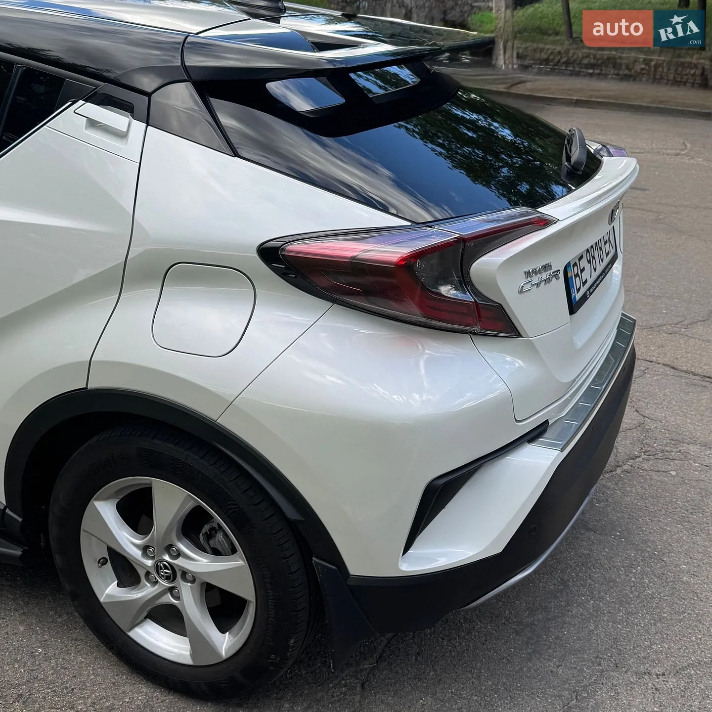 Toyota C-HR 2018 VIN NMTKZ4BXX0R133201 фото оголошення 5 з 17