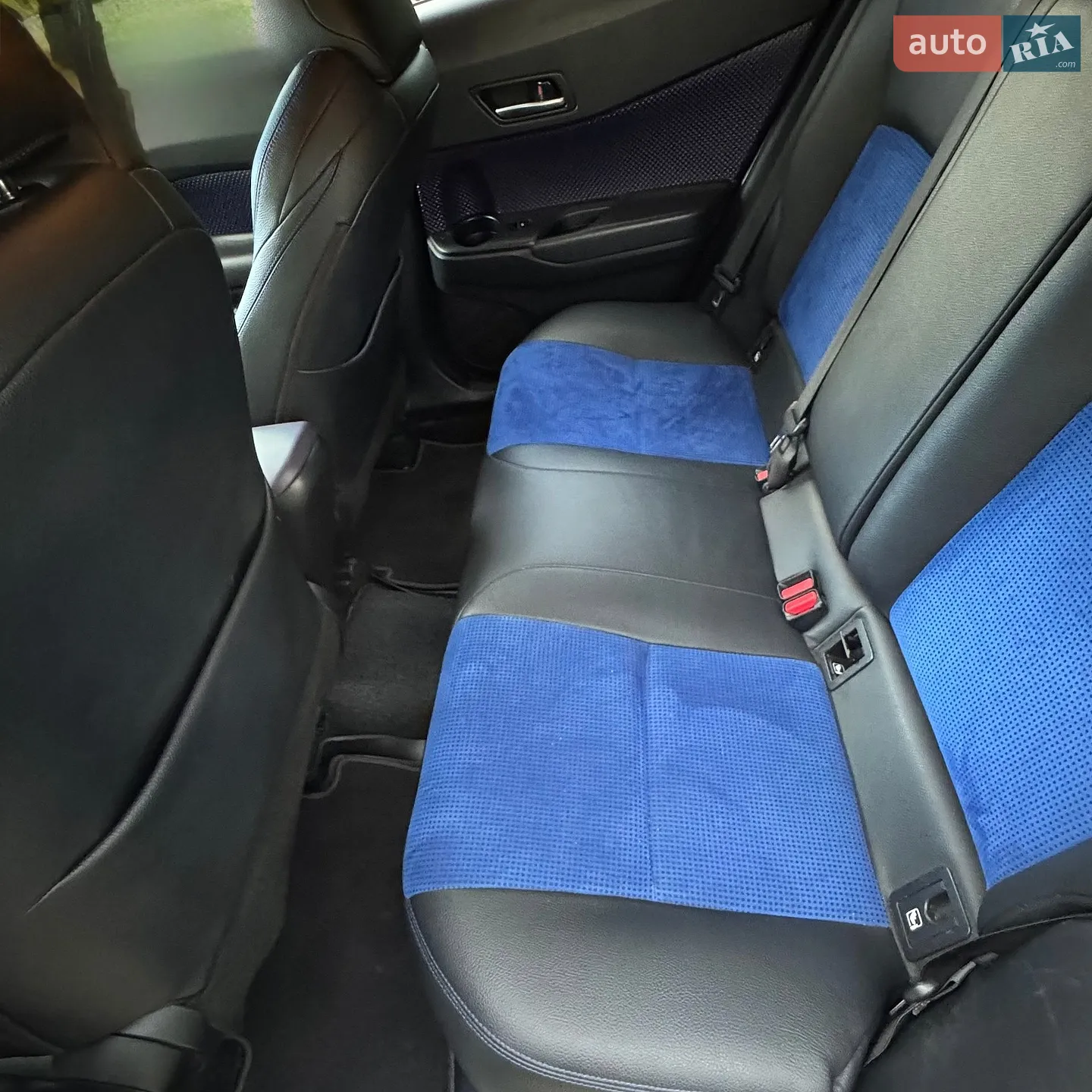 Toyota C-HR 2018 VIN NMTKZ4BXX0R133201 фото оголошення 12 з 17