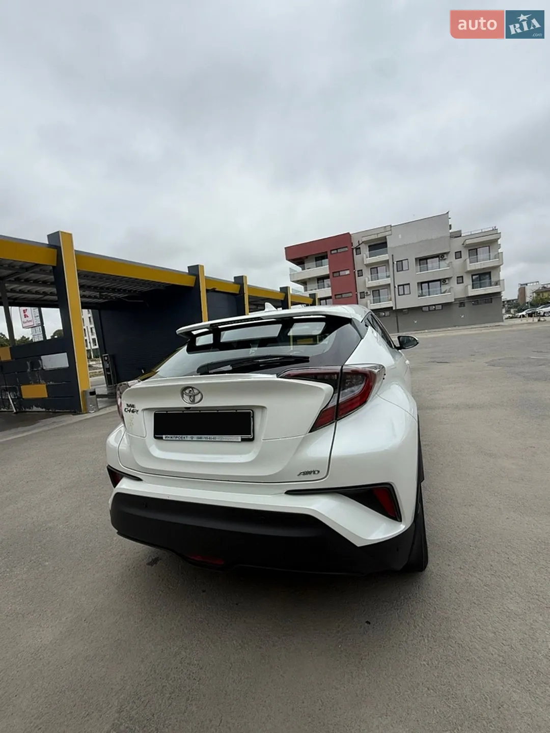 2017 Toyota C-HR - мініатюра 2