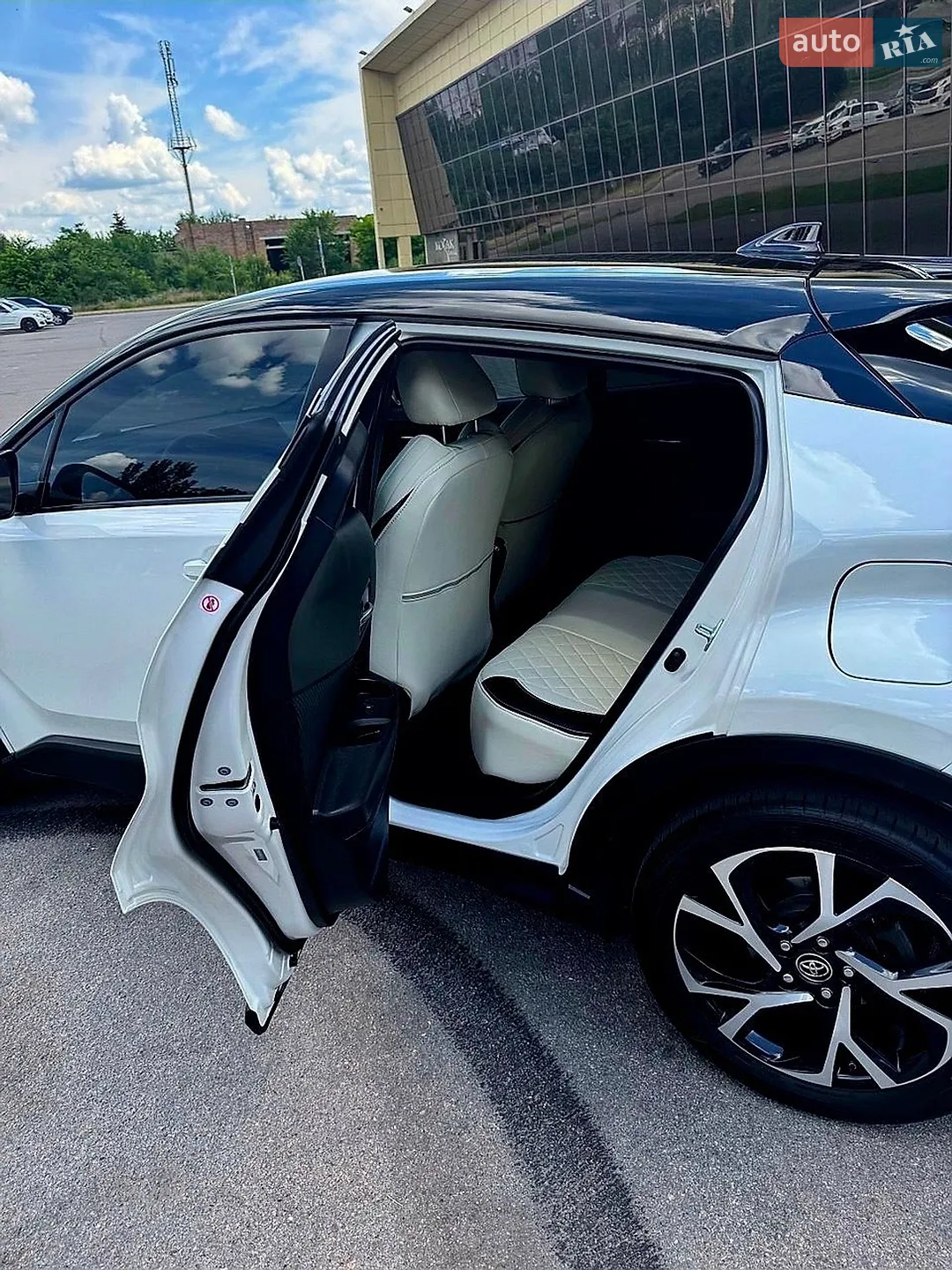 2017 Toyota C-HR - мініатюра 8