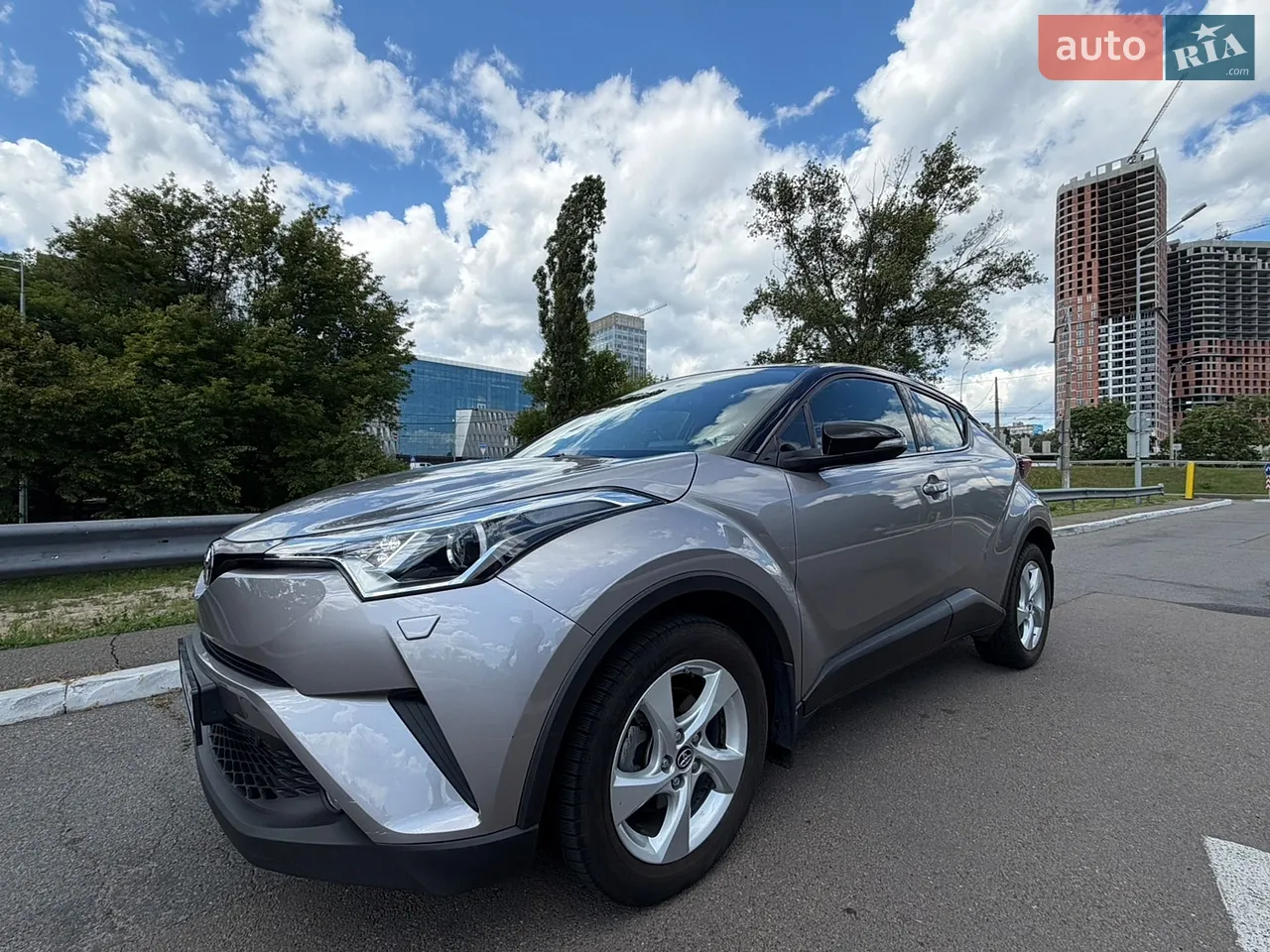 2016 Toyota C-HR - мініатюра 21