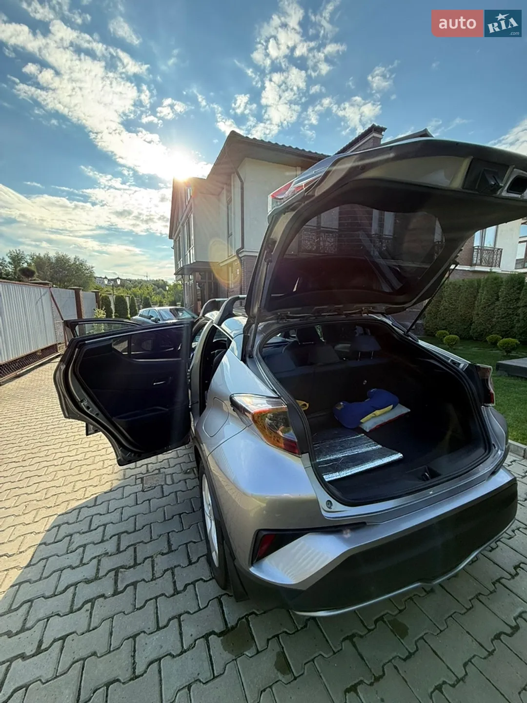2016 Toyota C-HR - мініатюра 14