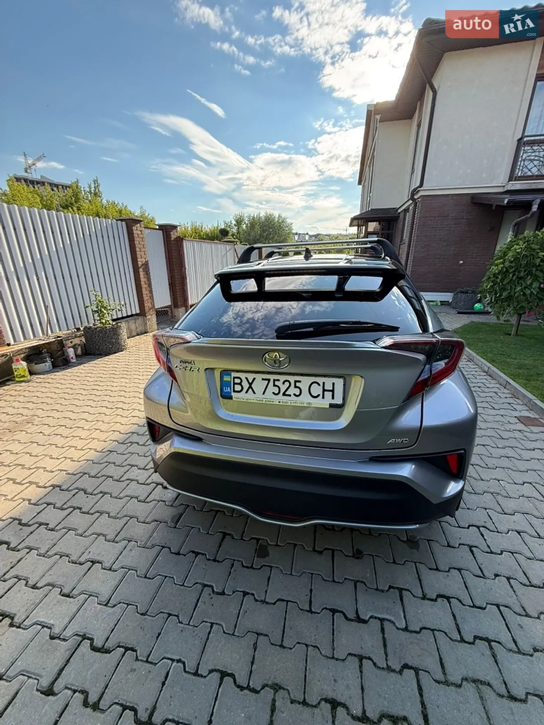 2016 Toyota C-HR - мініатюра 15