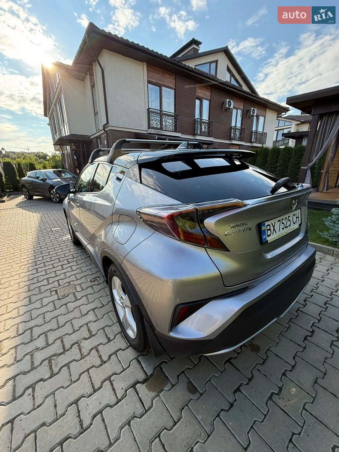 2016 Toyota C-HR - мініатюра 16