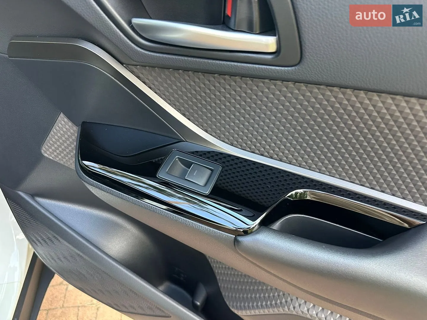 2019 Toyota C-HR - мініатюра 144