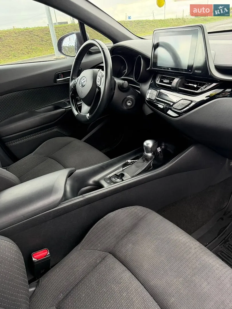 2017 Toyota C-HR - мініатюра 6