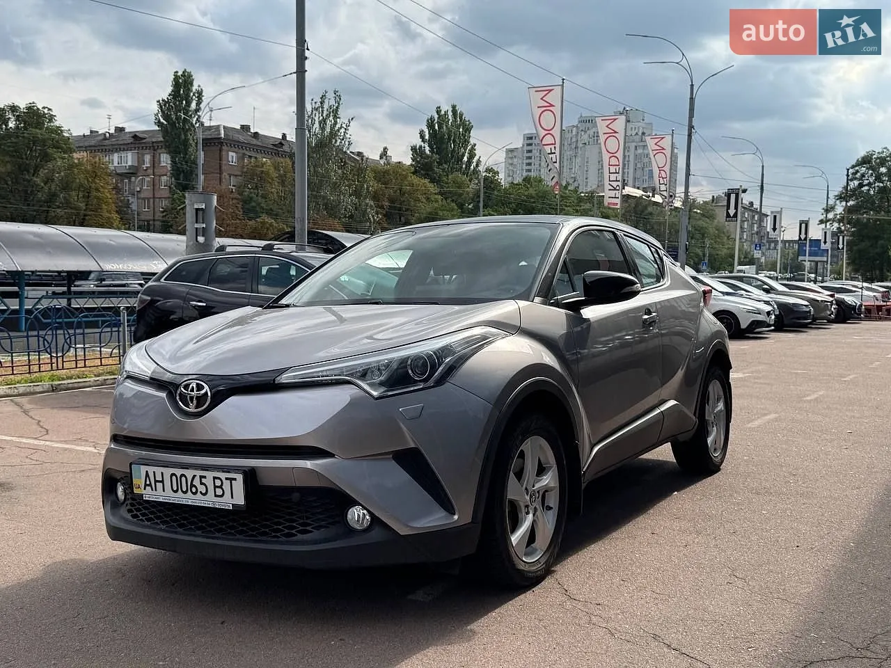 2017 Toyota C-HR - мініатюра 2