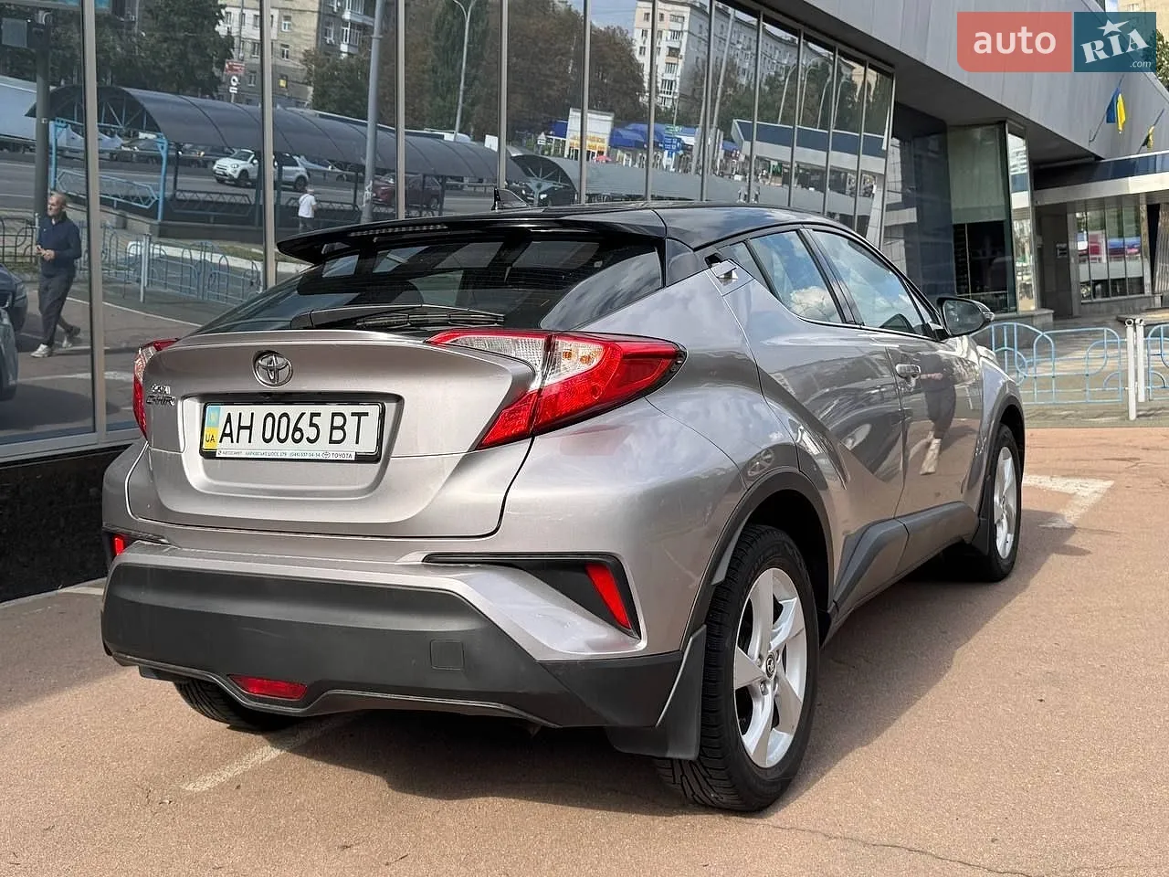 2017 Toyota C-HR - мініатюра 10