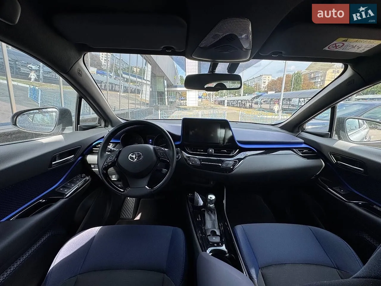 2017 Toyota C-HR - мініатюра 22