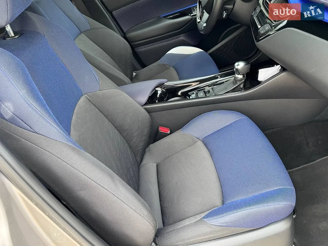 2017 Toyota C-HR - мініатюра 30