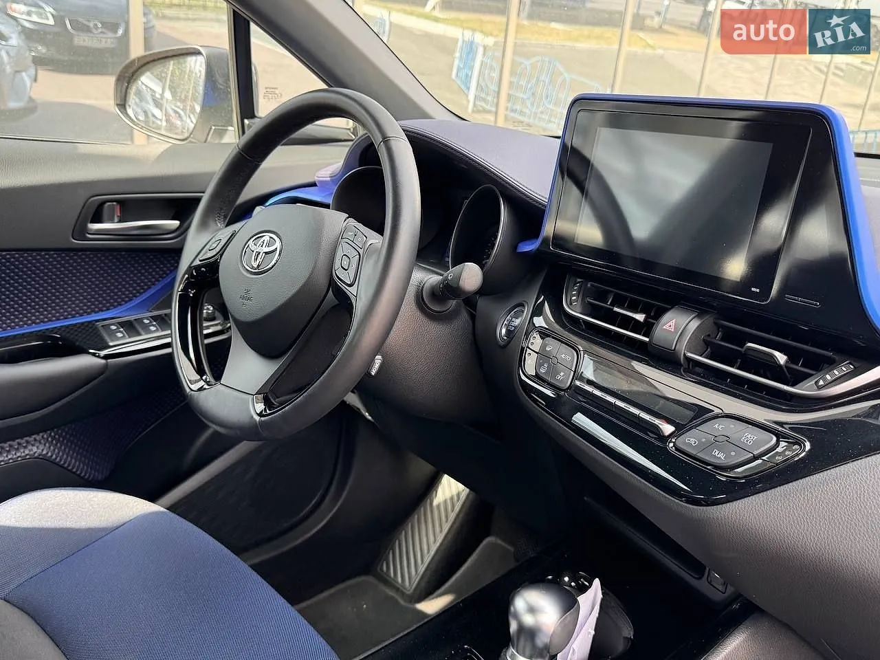 2017 Toyota C-HR - мініатюра 31