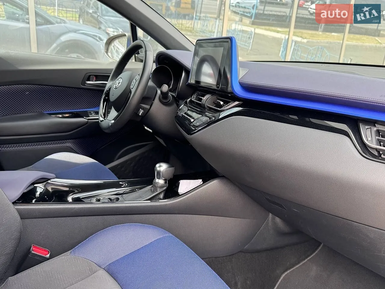 2017 Toyota C-HR - мініатюра 36