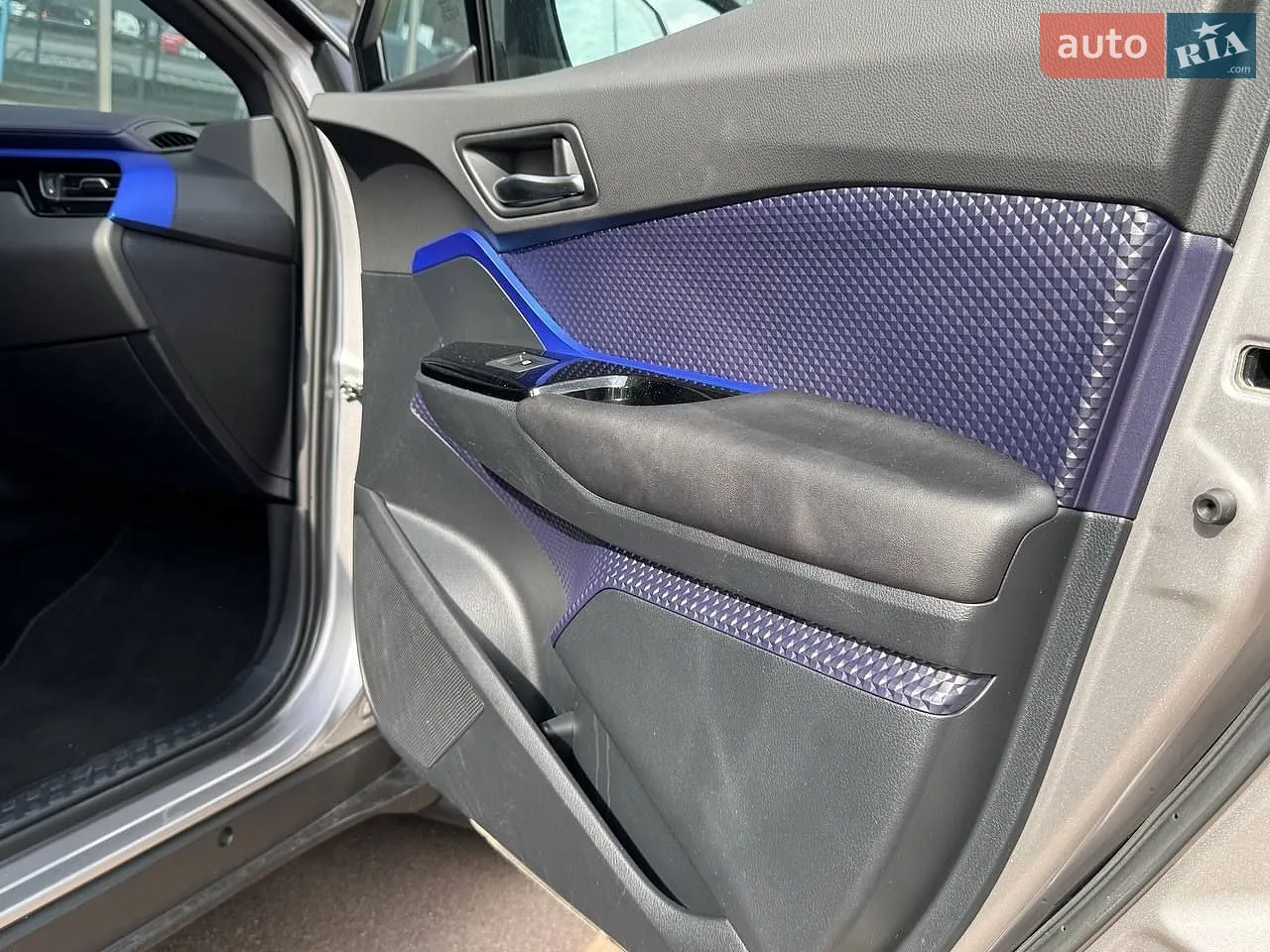 2017 Toyota C-HR - мініатюра 38