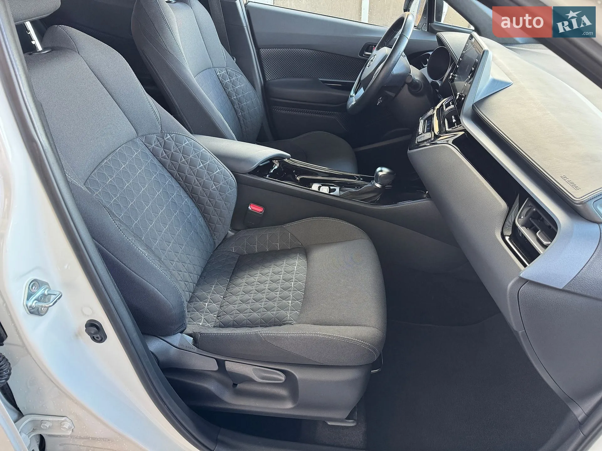 2021 Toyota C-HR - мініатюра 28