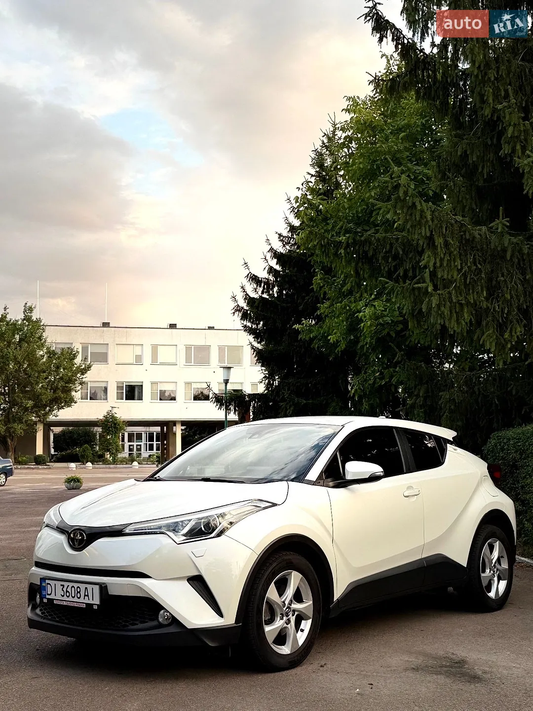 2019 Toyota C-HR - мініатюра 2