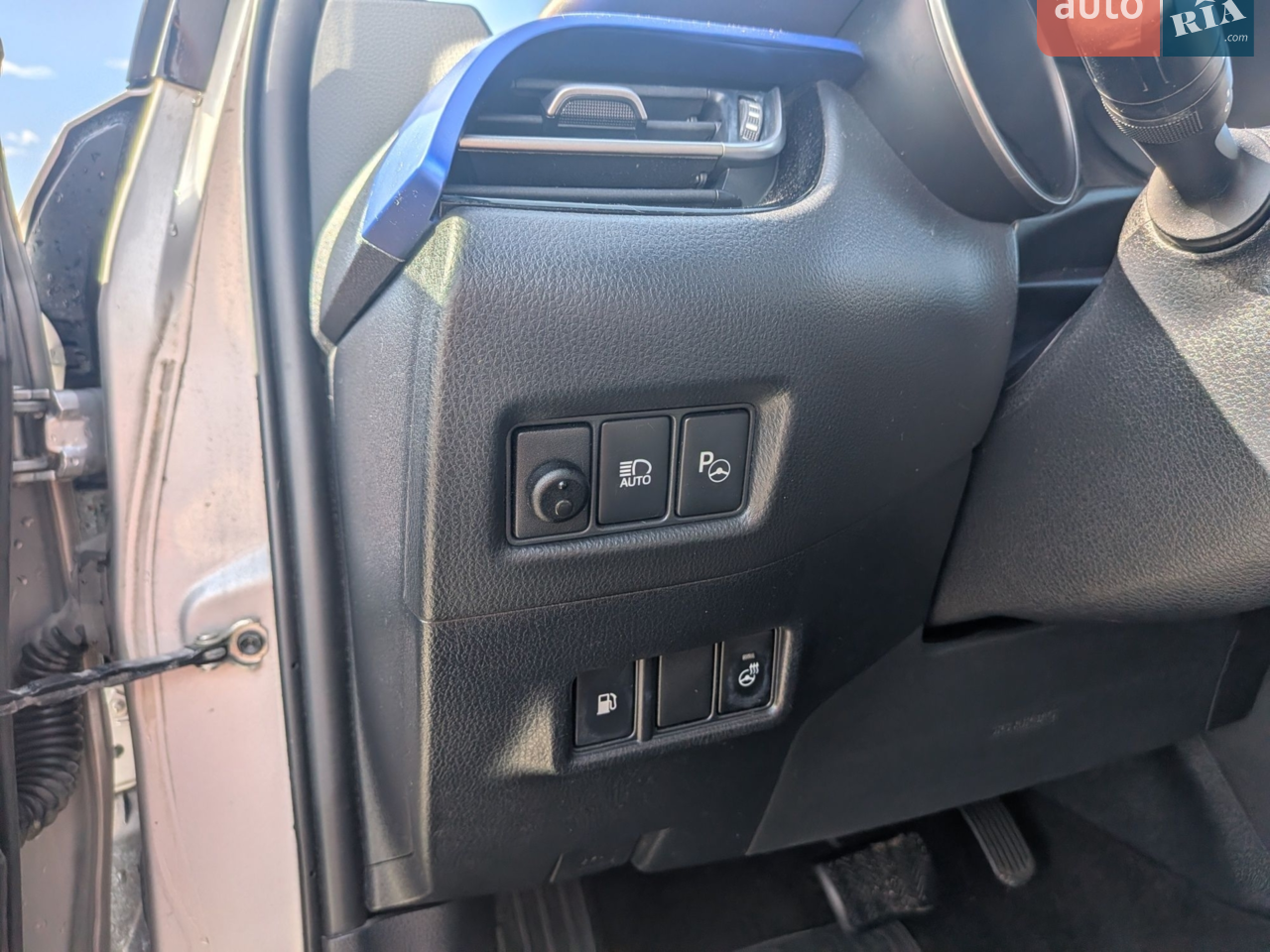 2017 Toyota C-HR - мініатюра 13
