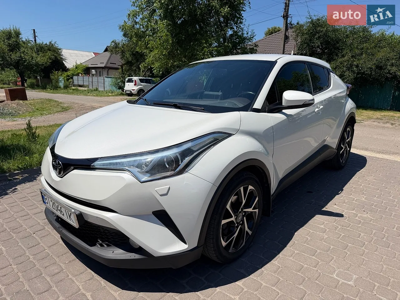 2016 Toyota C-HR - мініатюра 22
