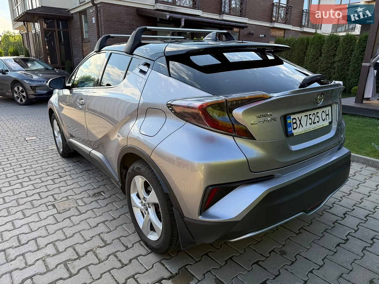 2016 Toyota C-HR - мініатюра 26