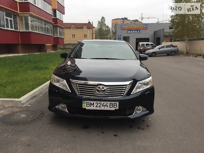 Седан Toyota Camry 2011 в Сумах