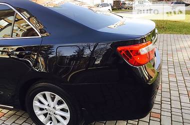 Седан Toyota Camry 2014 в Ивано-Франковске