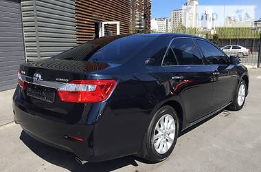 Седан Toyota Camry 2011 в Киеве