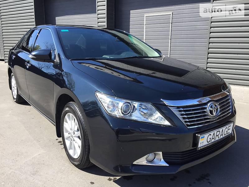 Седан Toyota Camry 2011 в Киеве