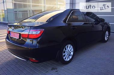 Седан Toyota Camry 2015 в Киеве