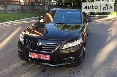 Седан Toyota Camry 2009 в Чернигове