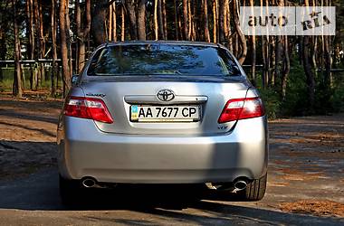 Седан Toyota Camry 2007 в Киеве