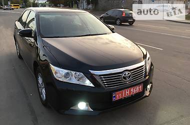 Седан Toyota Camry 2015 в Виннице