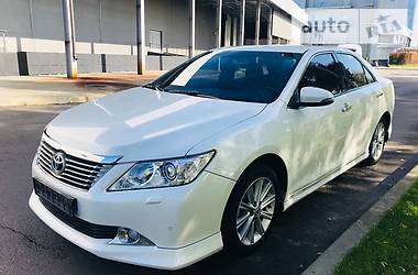 Седан Toyota Camry 2014 в Киеве