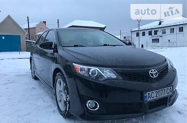 Седан Toyota Camry 2012 в Луцке